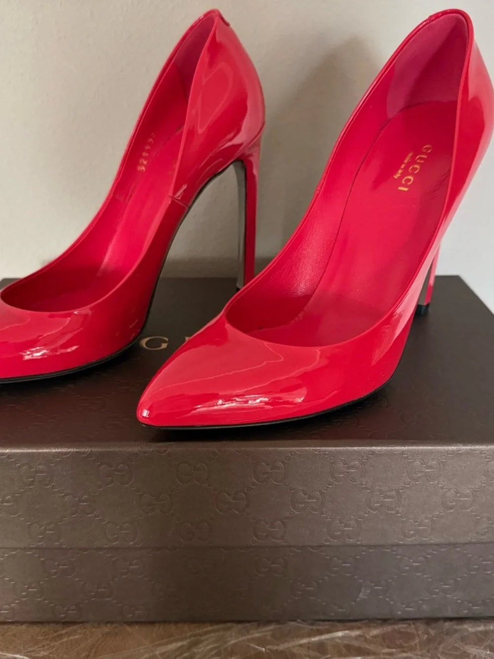 Gucci Hot Pink Patent Leather Pointed-Toe Stiletto Pumps - Picture 3 of 3